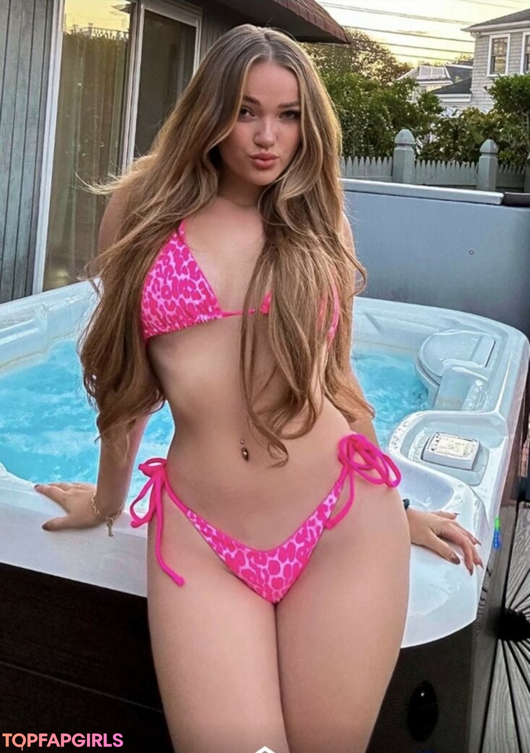 Alyssa Mckay modelo sexual archivo