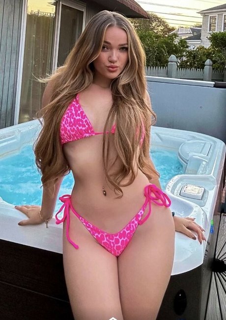 Alyssa Mckay modelo sexual archivo