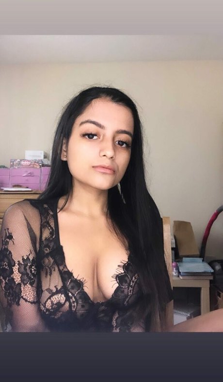 Swagata Sanyal star érotique photos