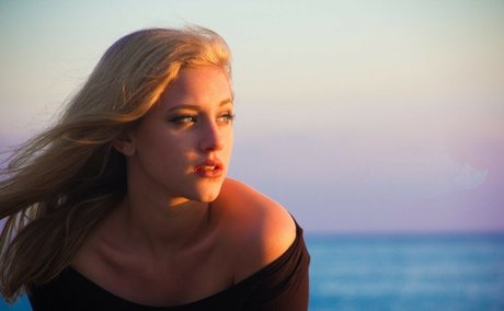 Lili Reinhart xxx star du porno archive