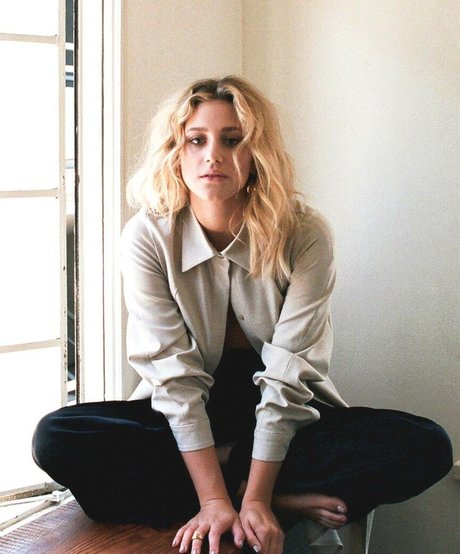 Lili Reinhart star du sexe images