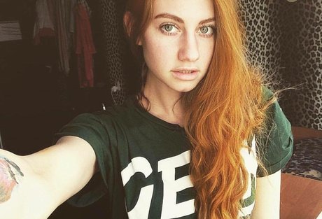 Umbird star du porno adulte galeries