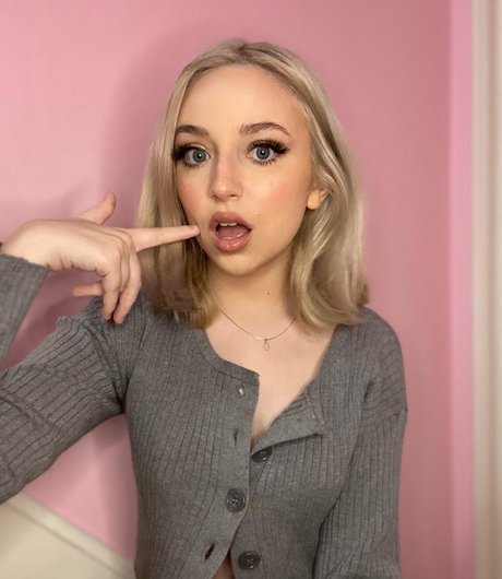 Ellie Schnitt belle actrice archive