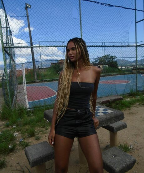 Juliana Nalu modèle hd galerie