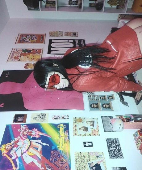 DeathbyRomy estrella porno bonita fotos