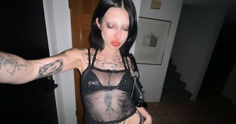 DeathbyRomy modèle gratuit images