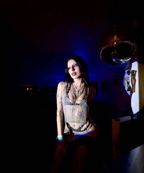 DeathbyRomy modelo hermosa imagen