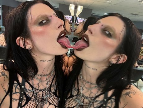 DeathbyRomy xxx star photos