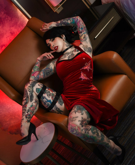 neptuneexplainsitall adult model gallery
