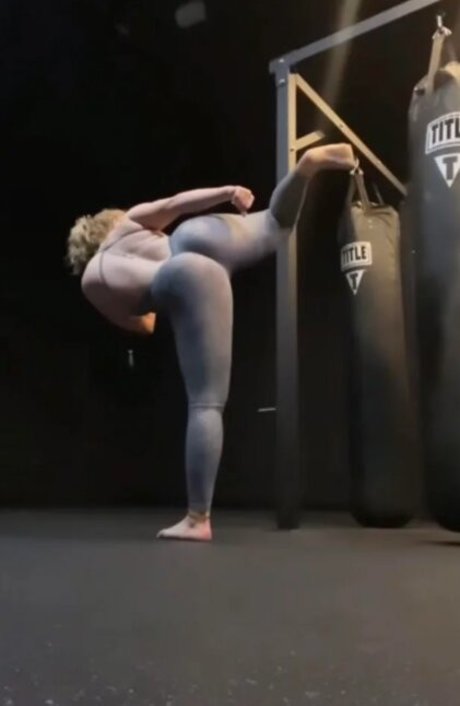 Nikkita Lyons mannequin des photos