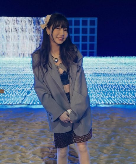 sooflower actriz erótica imágenes