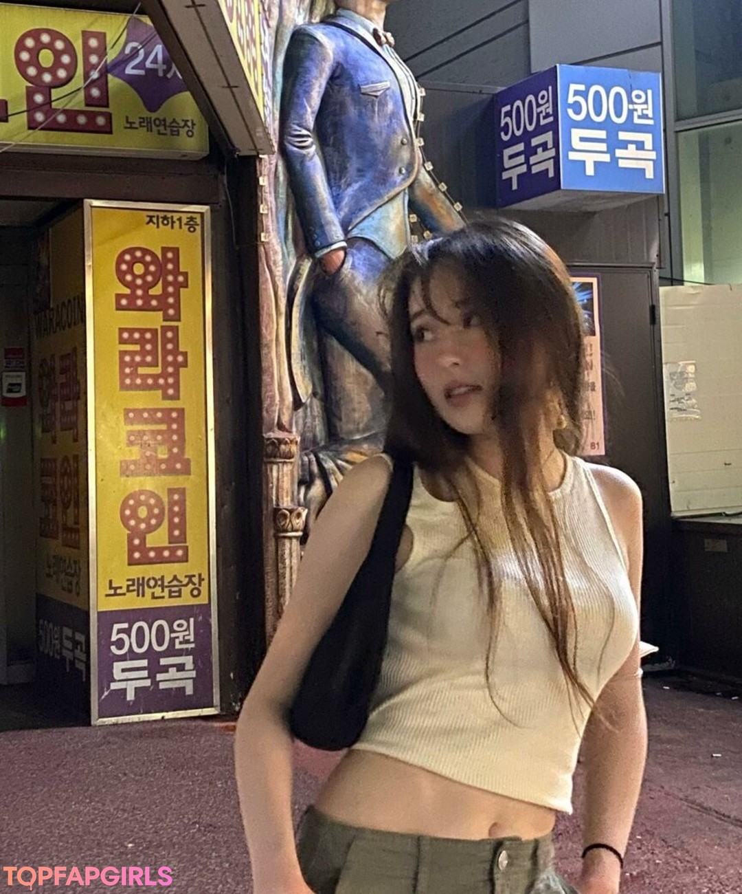 famous midget onlyfans beautiful photo