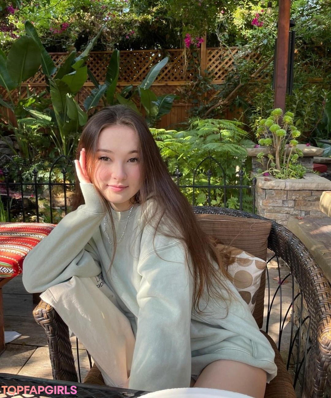 chubby small tits onlyfans free picture