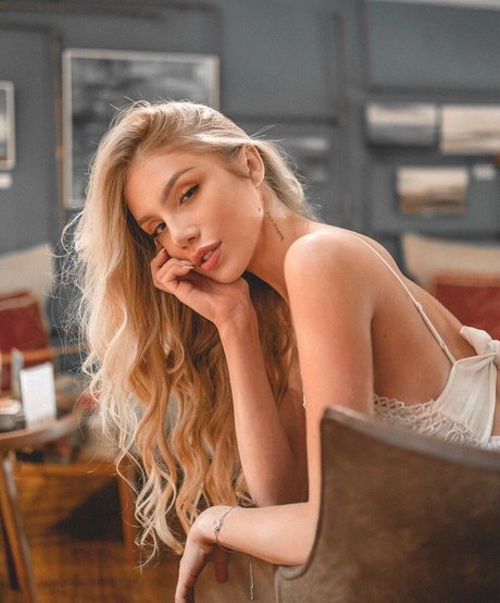 Sara Hardel actriz libre imagen