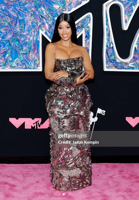 Cardi B star du porno gratuite des photos