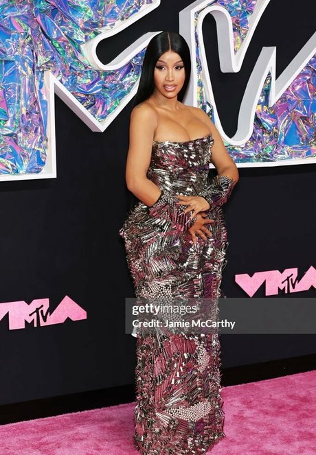 Cardi B estrella caliente galería