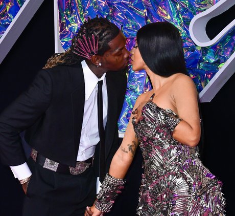 Cardi B arte modelo recopilación