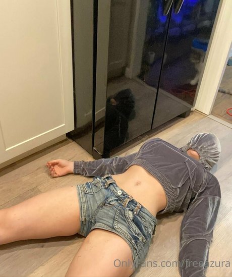 freeazura actrice galeries