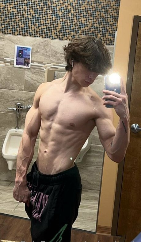 nate shreds pornstar top pic