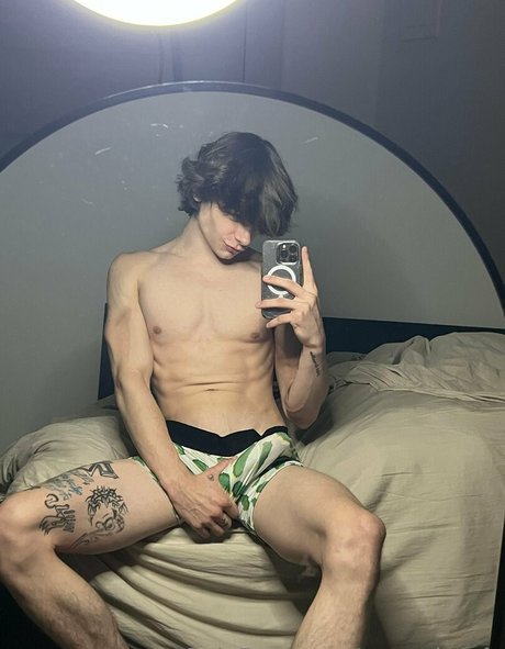 nate shreds star hot photo