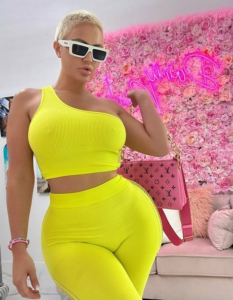 daniibanksvip nude model gallery
