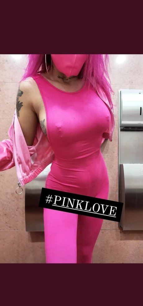 Dzsenifer Vajai modèle archive