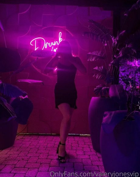 valeryjonesvip actriz adulta galería
