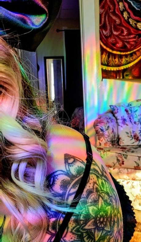 inkedshyvixen estrella porno desnuda foto