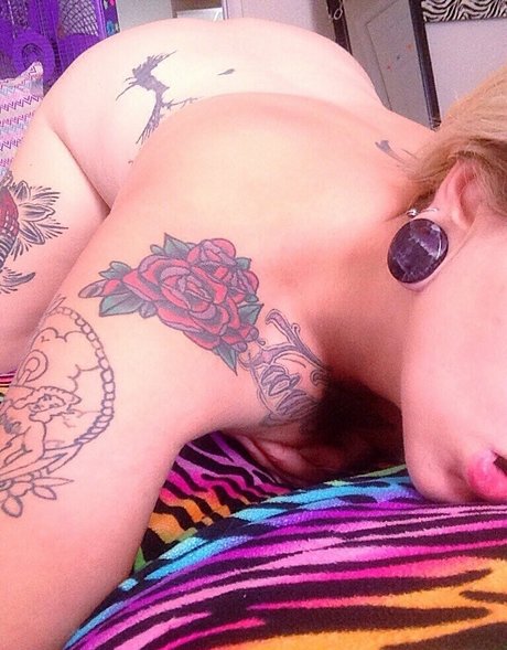 inkedshyvixen hermosa modelo archivo