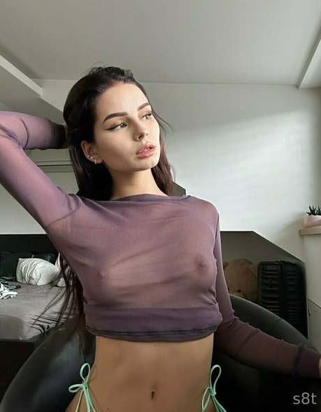 Diva Bhady buen modelo imágenes