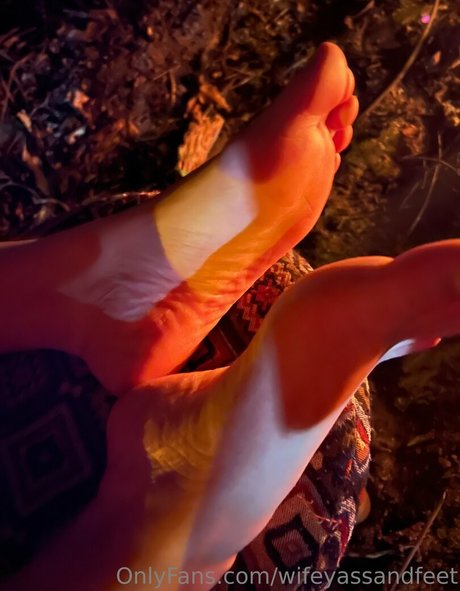 wifeyassandfeet modèles nus images