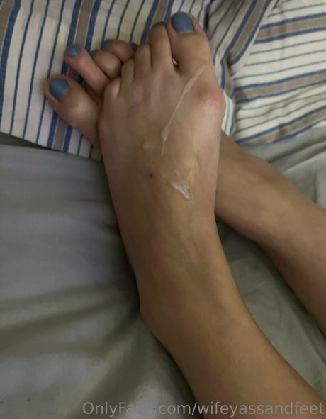 wifeyassandfeet actrice chaude galerie