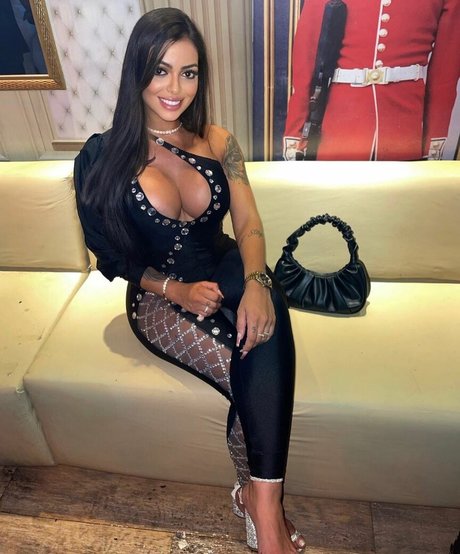 petits pieds onlyfans sexy sympa photo