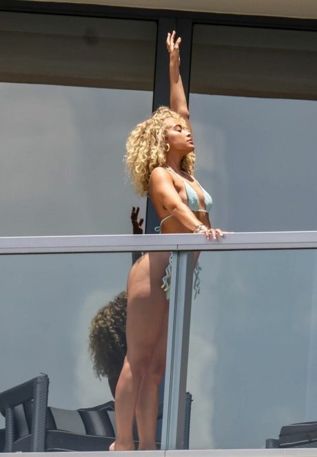 Jasmine Sanders libre de estrellas galería