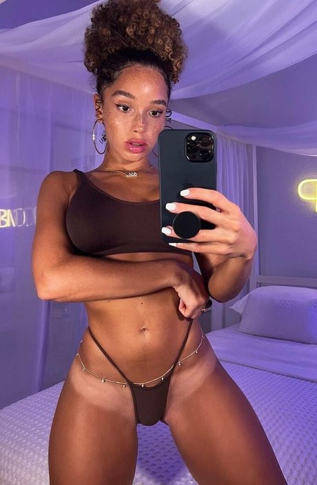 tazsangelsuncensored actriz imagen