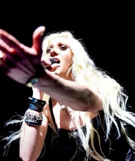 Taylor Momsen actrice érotique photo