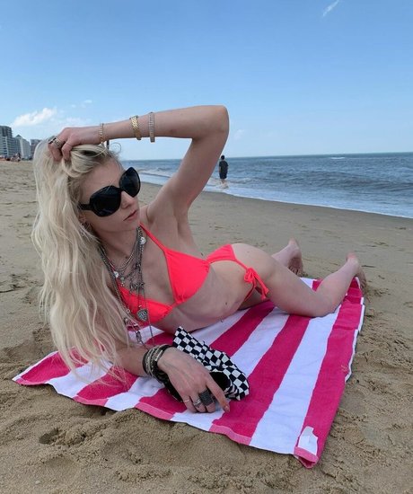 Taylor Momsen actrice nue archive