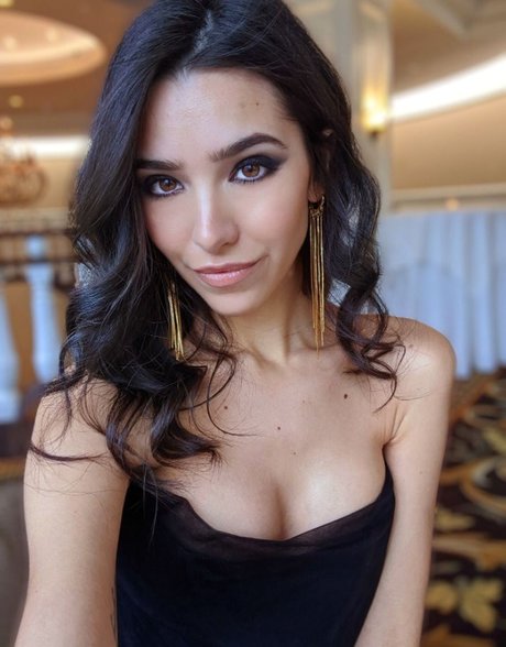 ASMR Glow modelo xxx fotos