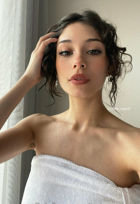 cerise angelic buena estrella porno fotos