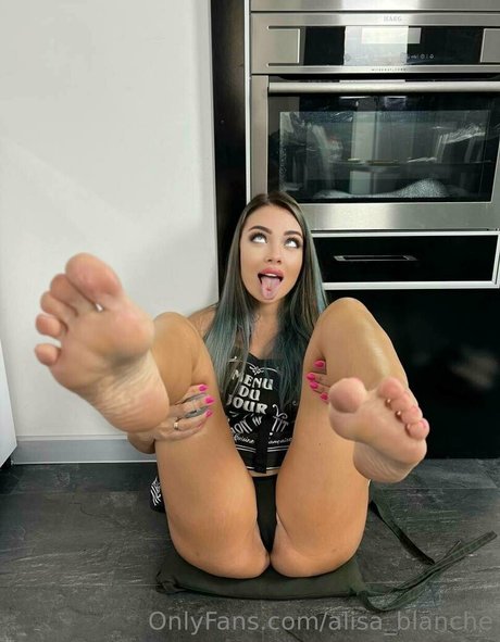 alisa blanche estrella atractiva fotos