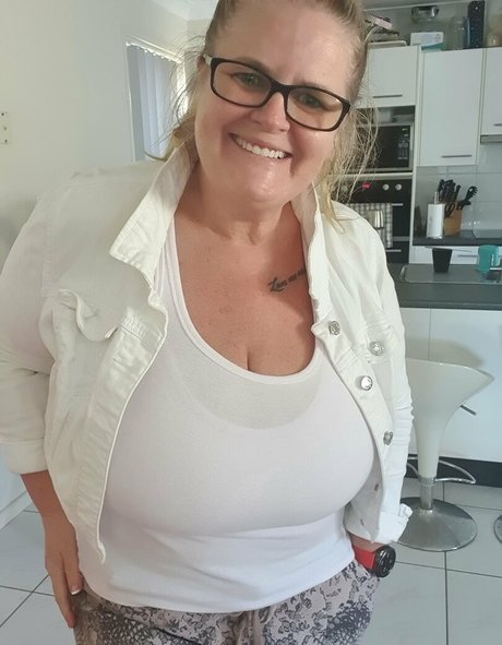 naked onlyfans adult images
