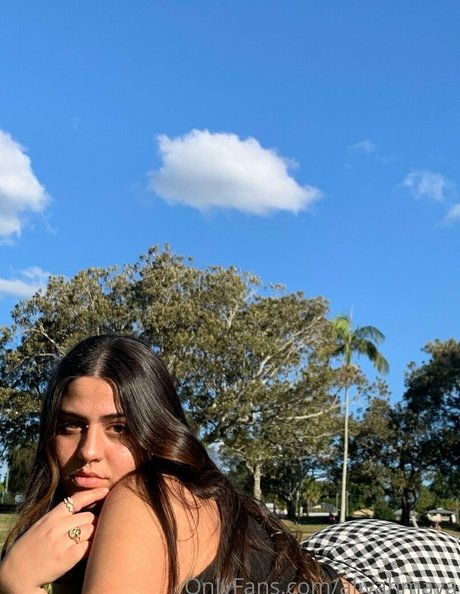 aliyahmaya desnudos de modelos imágenes