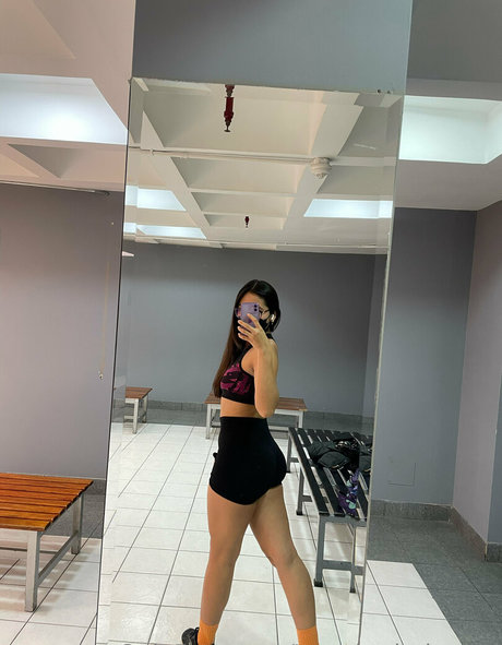 naughtylatinagirl modelo superior galerías