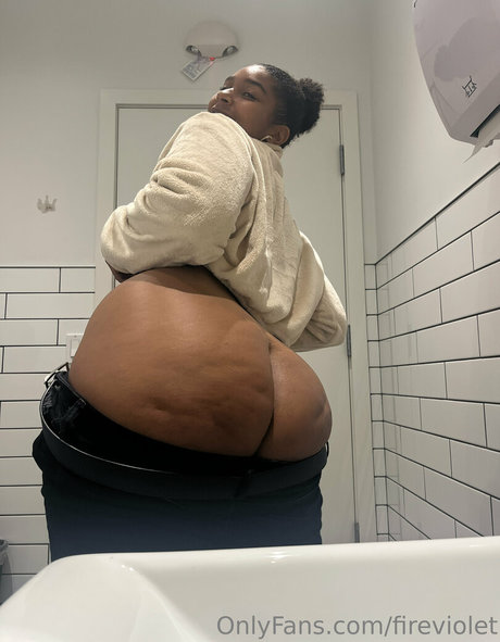 fireviolet actriz desnuda fotos