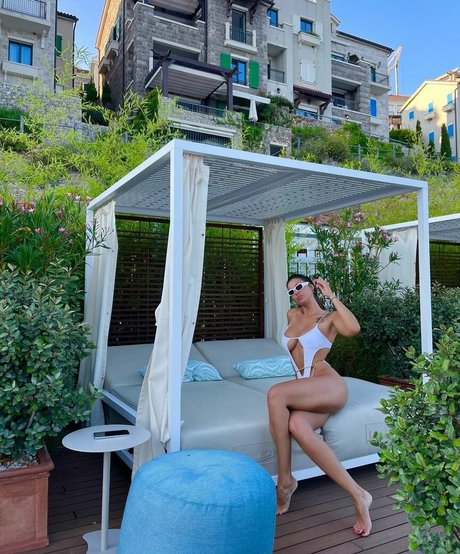 Bojana Stevanovic star du porno érotique archive