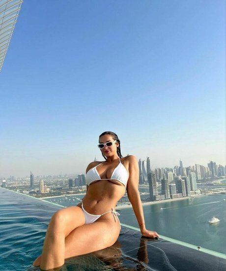 Bojana Stevanovic model art img