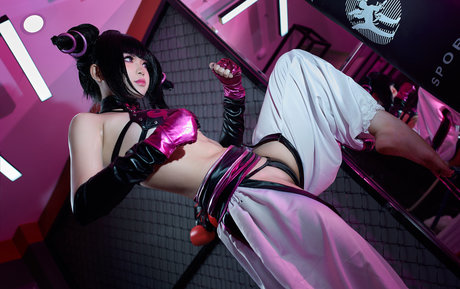 ZinieQ Cosplayer star du porno sexy img