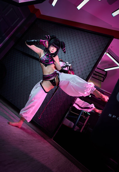ZinieQ Cosplayer actrice nue image