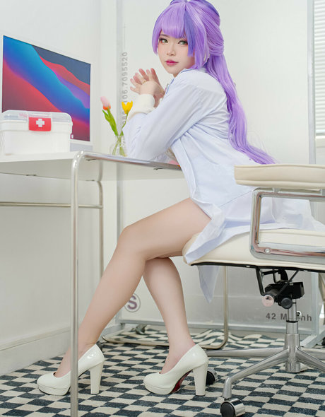 ZinieQ Cosplayer étoile chaude image