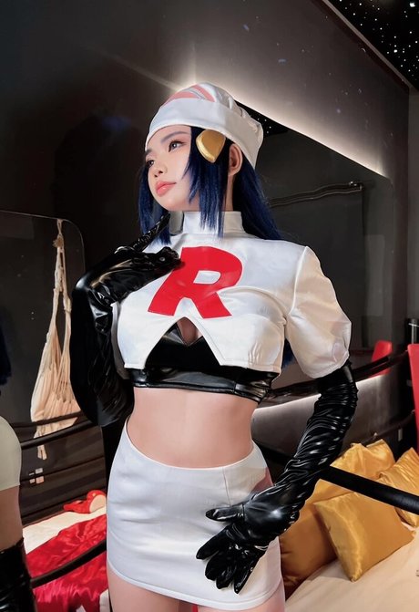 ZinieQ Cosplayer estrella porno en alta definición imágenes